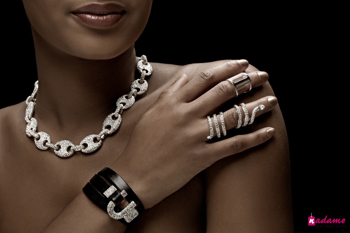 Lot De Bijoux Vintage à Restaurer Ou Détourner - Matériaux Cuir Et Laiton